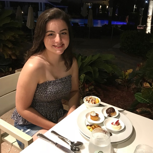 Meet your Posher, Alicia - Picture 3 of 8